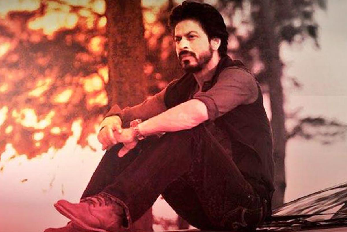 Shah Rukh Khan urges actors to go for impossible roles